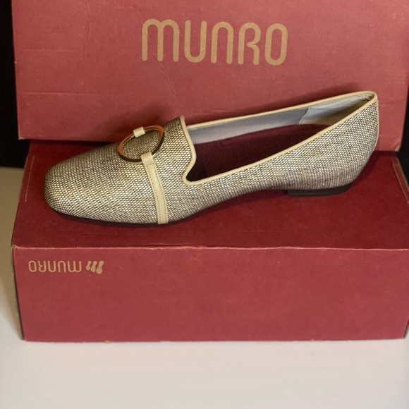 New | Munro‎ Sunisa Women Elegant Beige Comfort Flat Loafers, size 10.5W - Picture 8 of 12